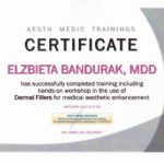 Właścicielka kliniki Newlook Clinic Elżbieta Bandurak ze specjalizacją: endodoncja, stomatologia estetyczna małoinwazyjna, medycyna estetyczna.